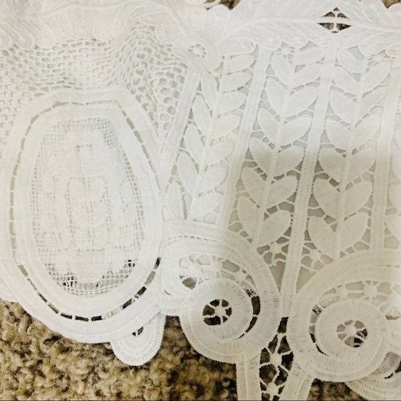 3 FOR $18/ FOREVER 21•white lace up tube top - Picture 3 of 4